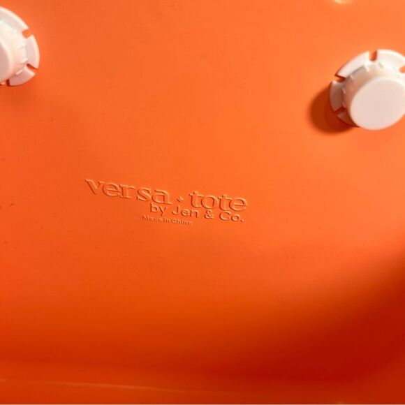 Rose Scalloped Versa Tote Coral - Picture 9 of 16